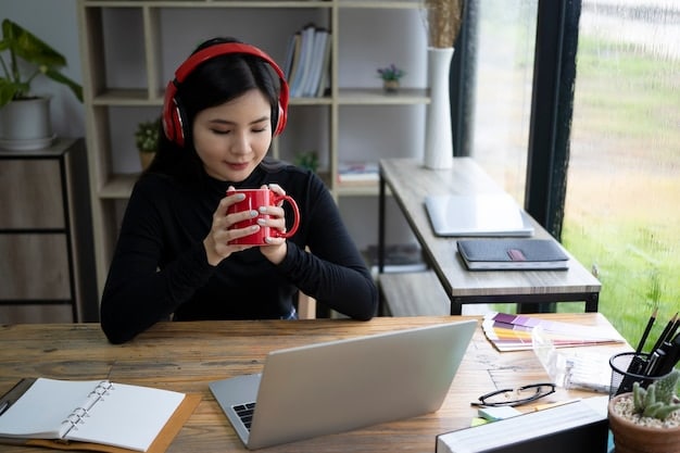 Mastering Online Learning: Strategies for Virtual College Success