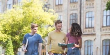 College Transfer in the US: Your Step-by-Step Guide for 2025 - Cover Image